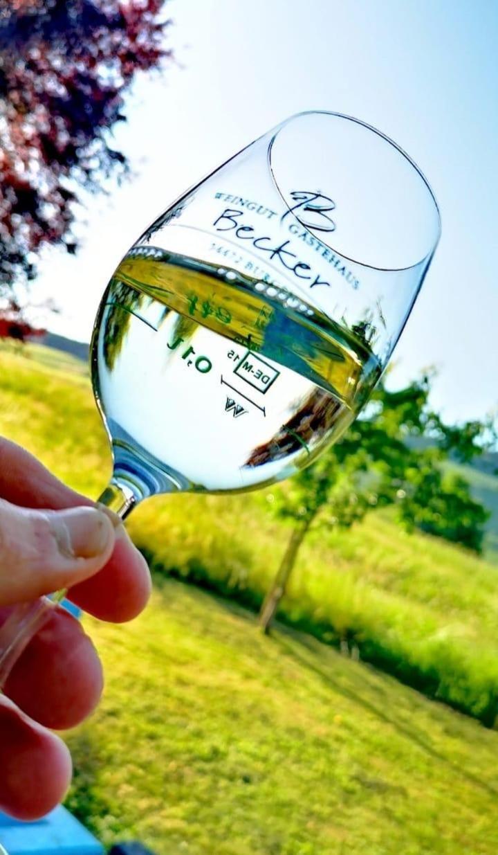 Ferienweingut & Gutsrestaurant Becker Lägenhet Burgen  Exteriör bild